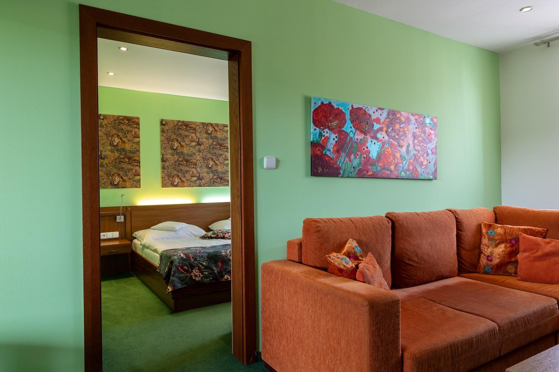 Hotel Max Inn – apartmán s obývací částí