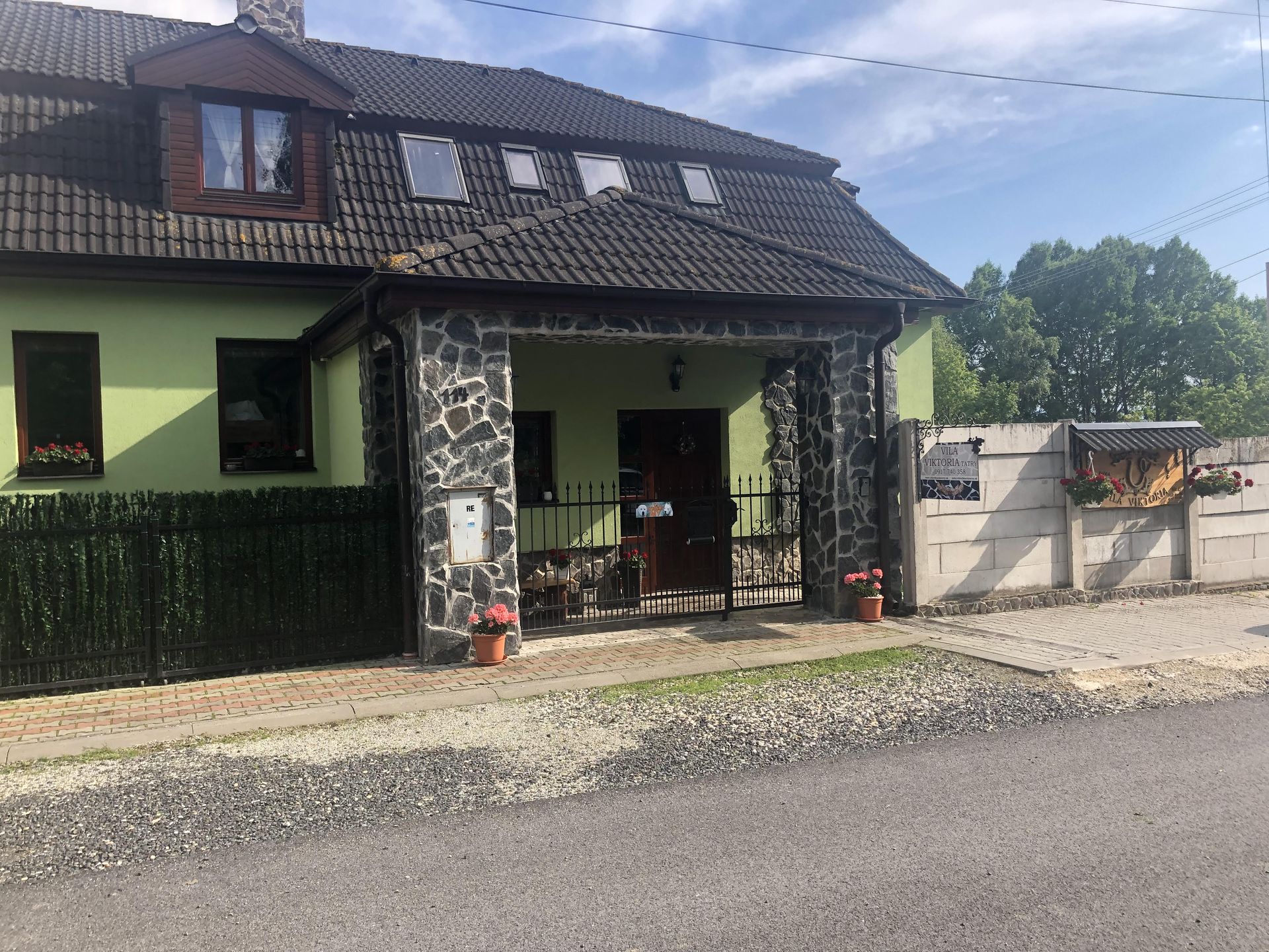 Vila Viktória – pohled z ulice