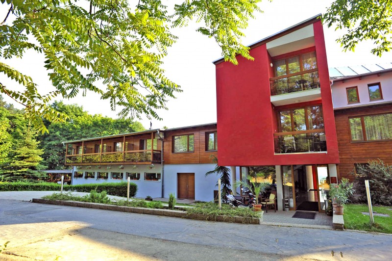Hotel Panoráma – exteriér (Banka u Piešťan)