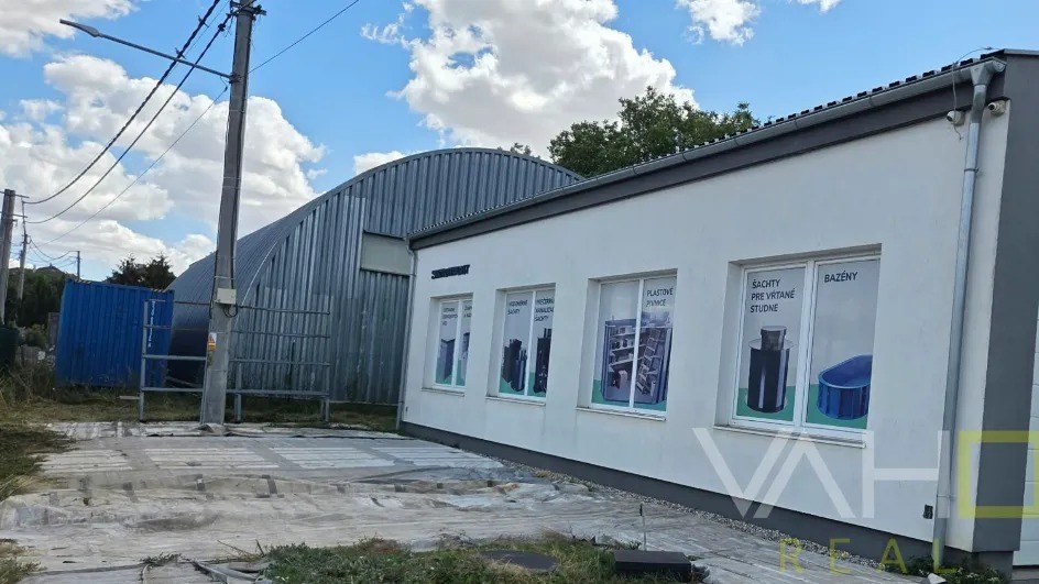 Budova s výrobní halou